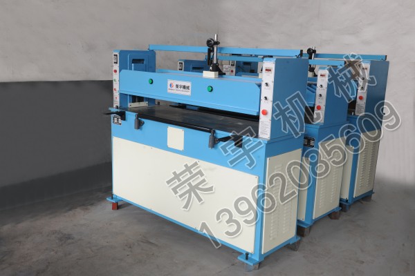 電腦數(shù)控自動(dòng)送料長片材整版刀四柱裁斷機(jī)(下料機(jī)) 電腦數(shù)控自動(dòng)送料長片材整版刀四柱裁斷機(jī)(下料機(jī))